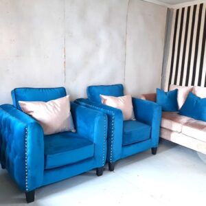 box arm with tufted detail